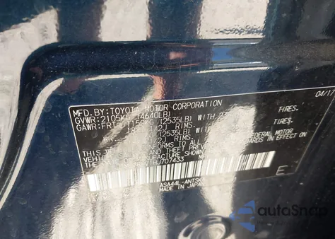 2017 Toyota Rav4 Se z USA, uszkodzony, nr VIN JTMJFREV1HJ707433